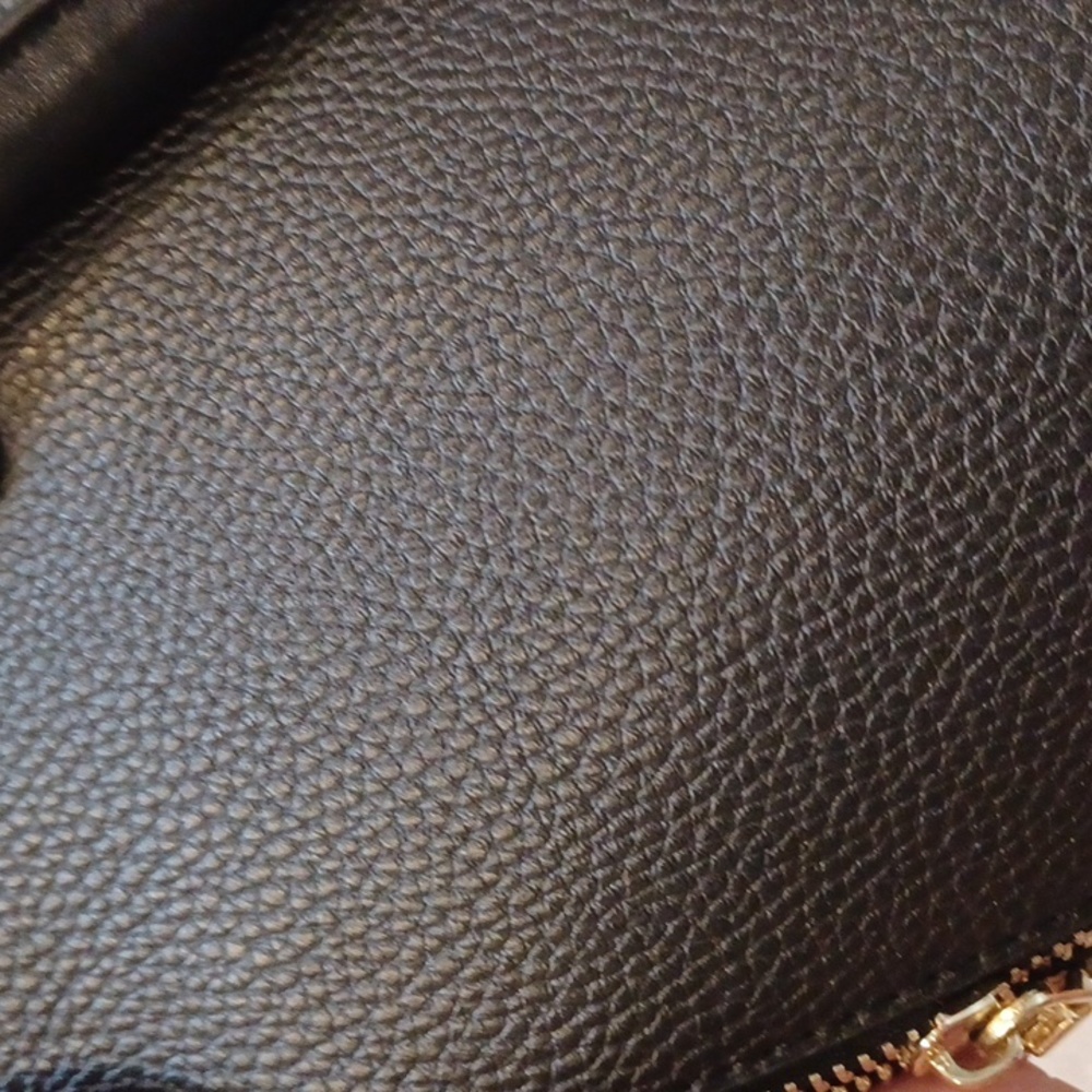 STUNNING Adrienne Vittadini Black Shoulder Bag - Picture 12 of 12